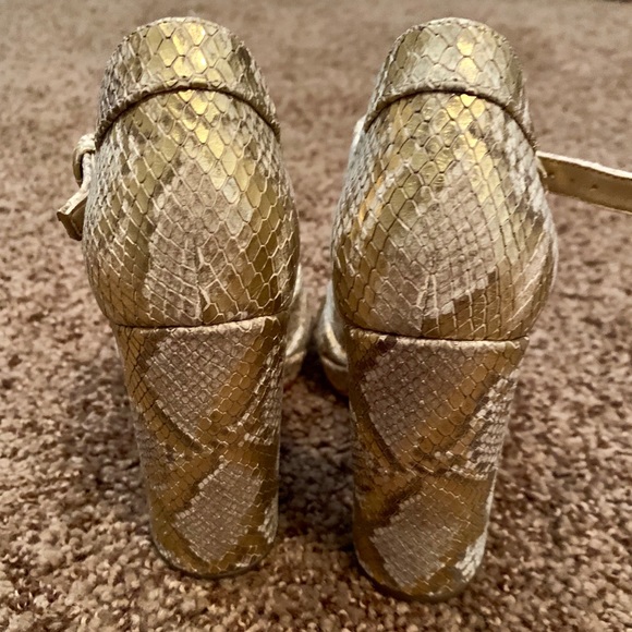 Michael Kors Pumps - Picture 3 of 5